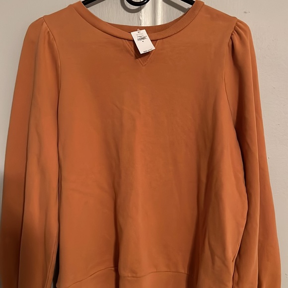 NWT Gap crewneck shirt - Picture 2 of 4